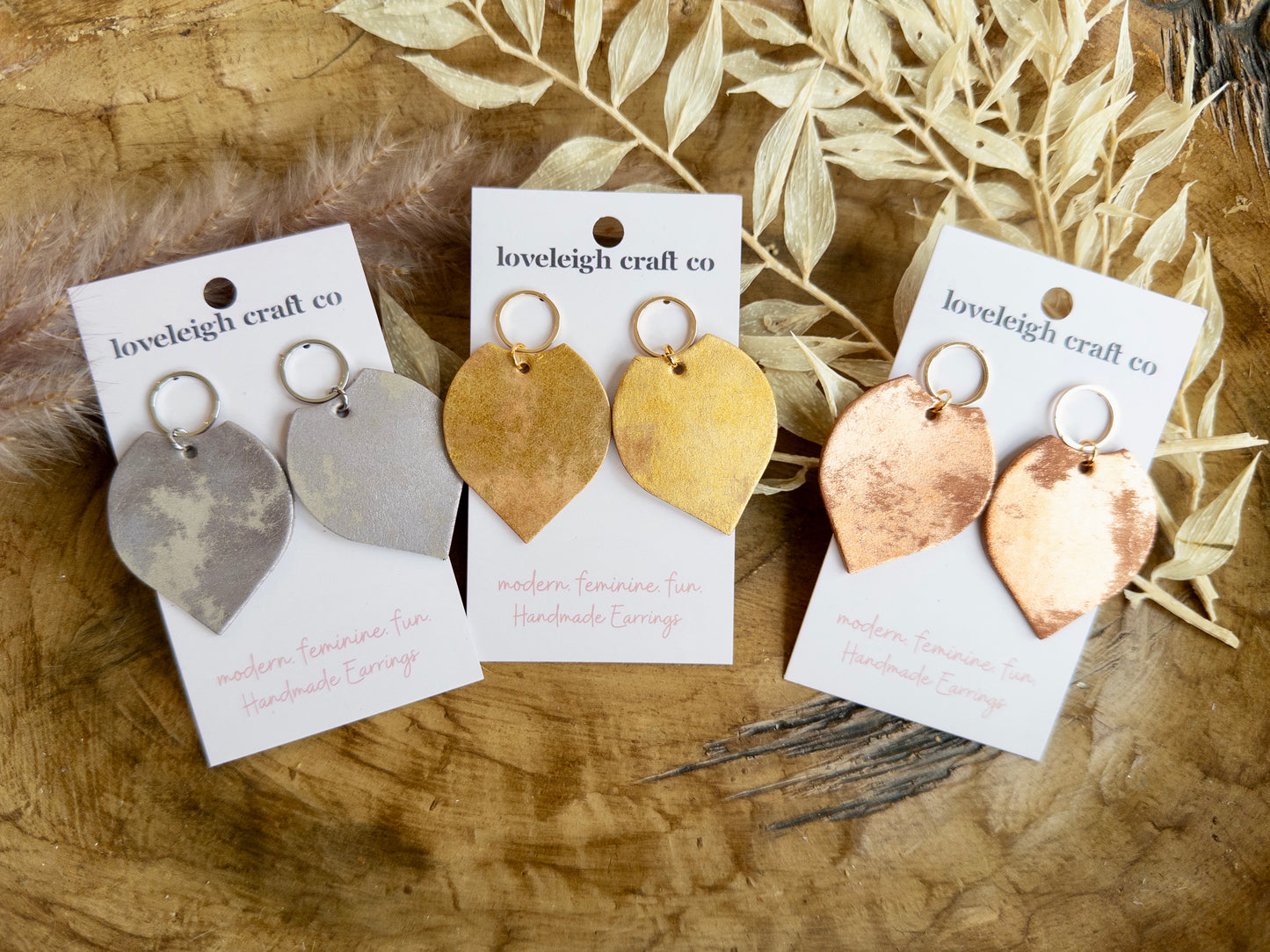 Distressed Metallic Notched Petal