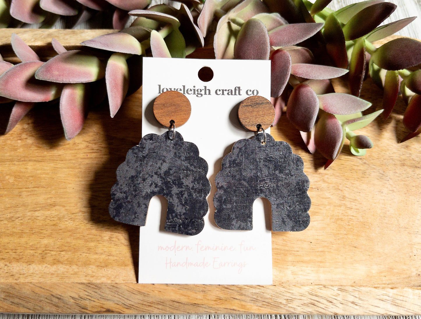 Molly Scalloped Arch Earrings